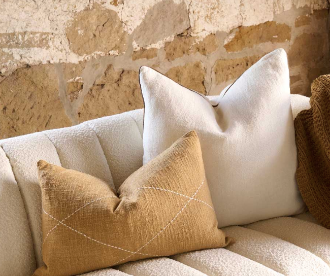 
            
                Load image into Gallery viewer, Muse Linen Cushion - White || EADIE LIFESTYLE
            
        