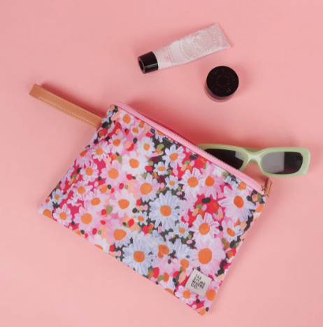 
            
                Load image into Gallery viewer, Daisy Days Essentials Pouch  || The Somewhere Co
            
        