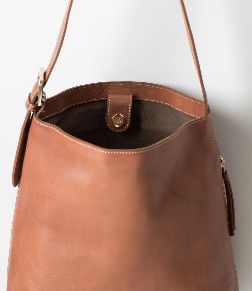 
            
                Load image into Gallery viewer, Bucket Tote - Cognac ||  Juju &amp;amp; Co
            
        