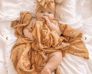 Tiny Lemons Organic Muslin Wrap Swaddle || FOX & FALLOW